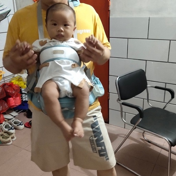 [1 ĐỊU 4 CÁCH DÙNG] Địu ngồi Gabesy HÀNG LOẠI 1,thiết kế khoa học không đau vai có dây an toàn cho bé chống trơn trượt
