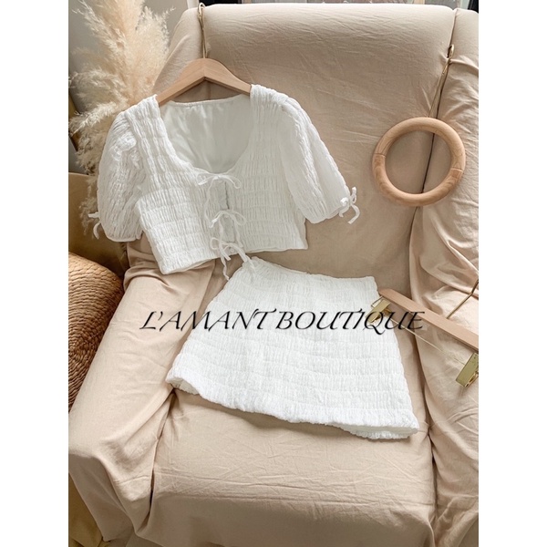 Set áo croptop cổ V nút cài nơ + cv dún thun trắng