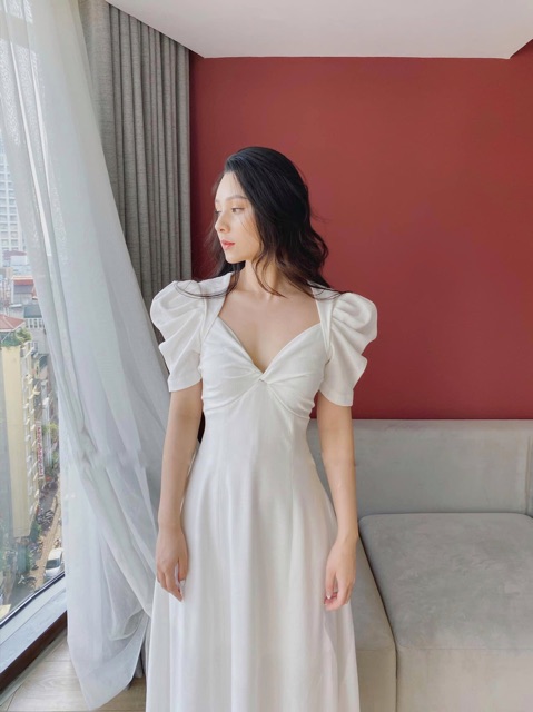 Đầm Maxi Trắng xoắn Ngực Tay Phồng | BigBuy360 - bigbuy360.vn