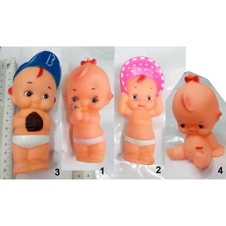 Bộ 4 búp bê bé trai và bé gái cao su tốt, bóp kêu chút chít. 4007