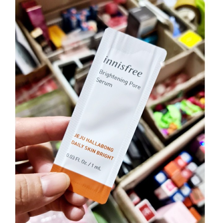 Sample Tính chất dưỡng trắng, mờ thâm Innisfree Brightening Pore Serum 1ml
