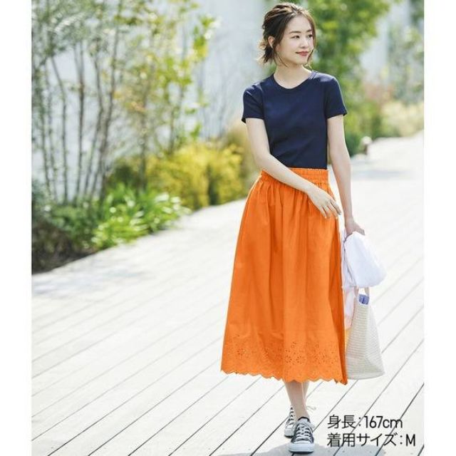 Chân váy xòe rập zen Uniqlo