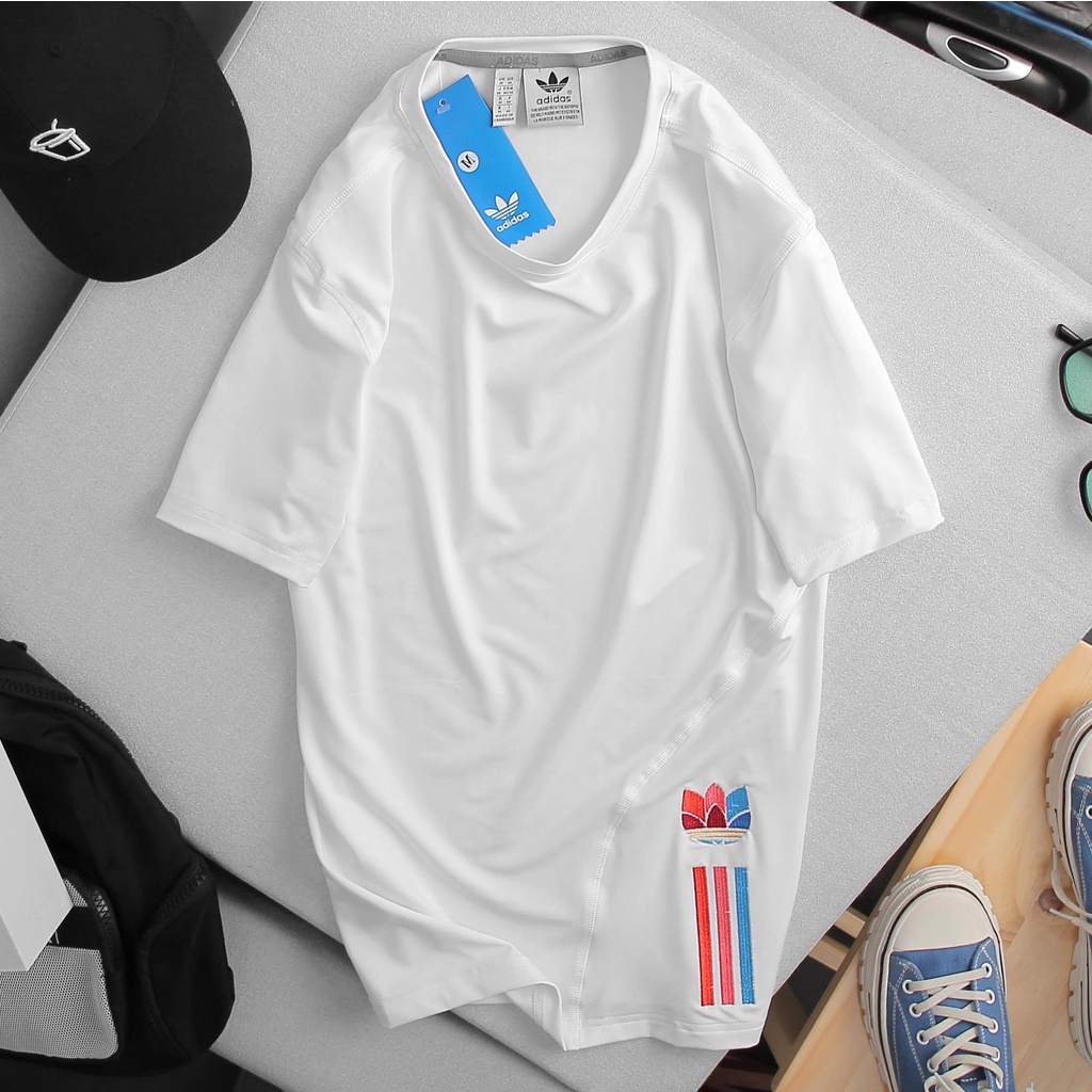 Áo Adidas tay ngắn logo thêu bên dưới