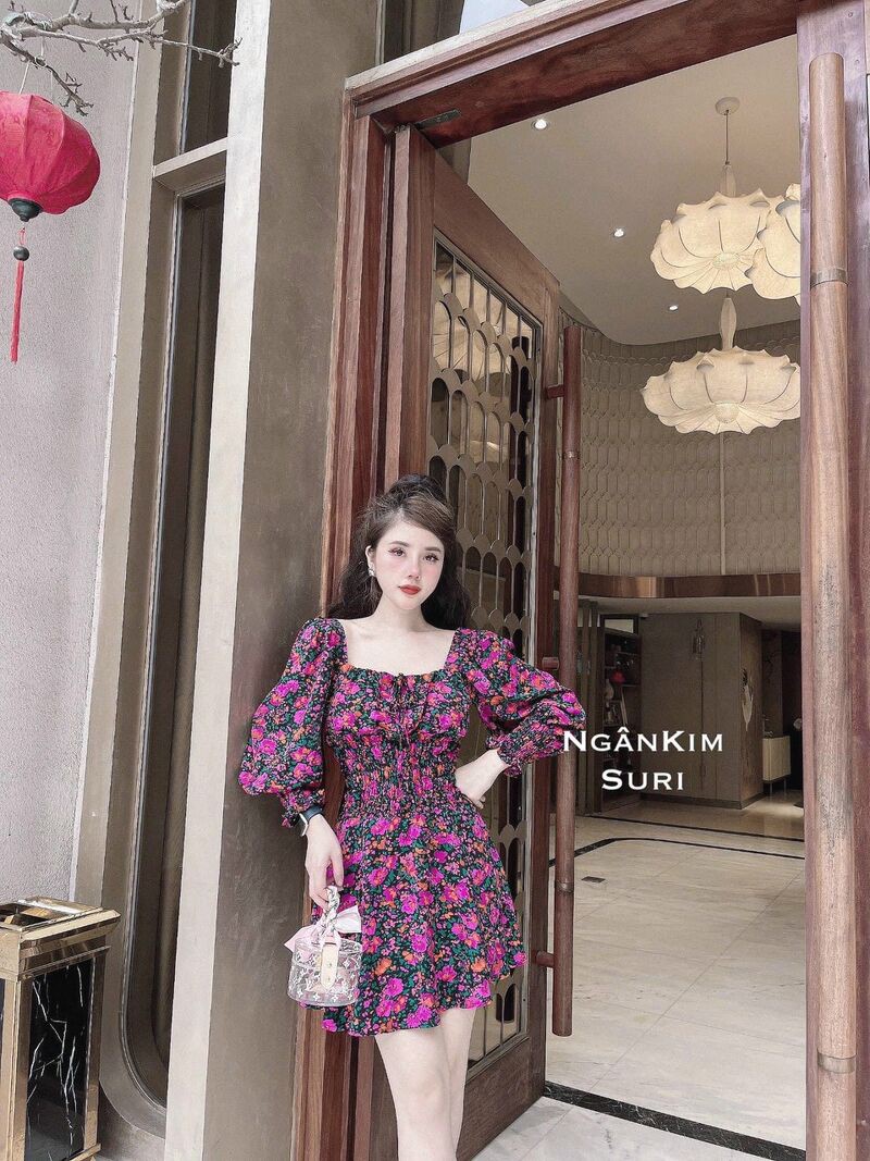 Váy hoa bo chun eo cổ vuông sexy dáng ngắn nhiều màu | BigBuy360 - bigbuy360.vn