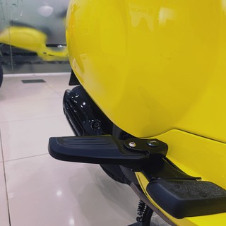 Bộ gác chân dành cho Vespa LX