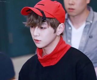 WANNA ONE Daniel mũ Vibrate