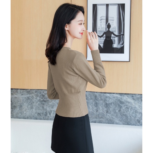 Áo len ôm eo cao dài tay cổ chữ V