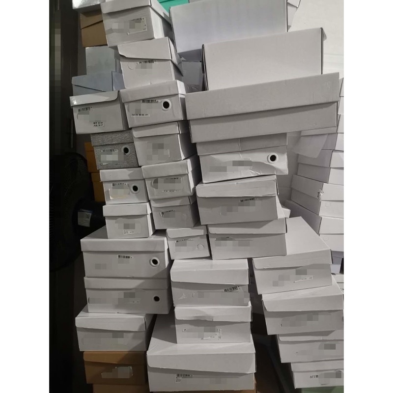 Hộp đựng giày carton chống móp méo khi vận chuyển