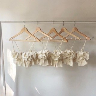 Áo croptop hai dây viền bèo nhún xếp nếp nhiều tầng - by Sugargalz