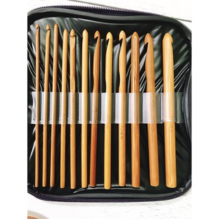 Bộ kim móc cán gỗ