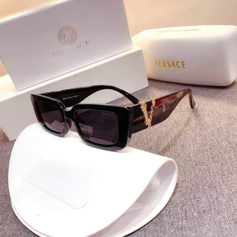 Sỉ Mắt Kính Versace