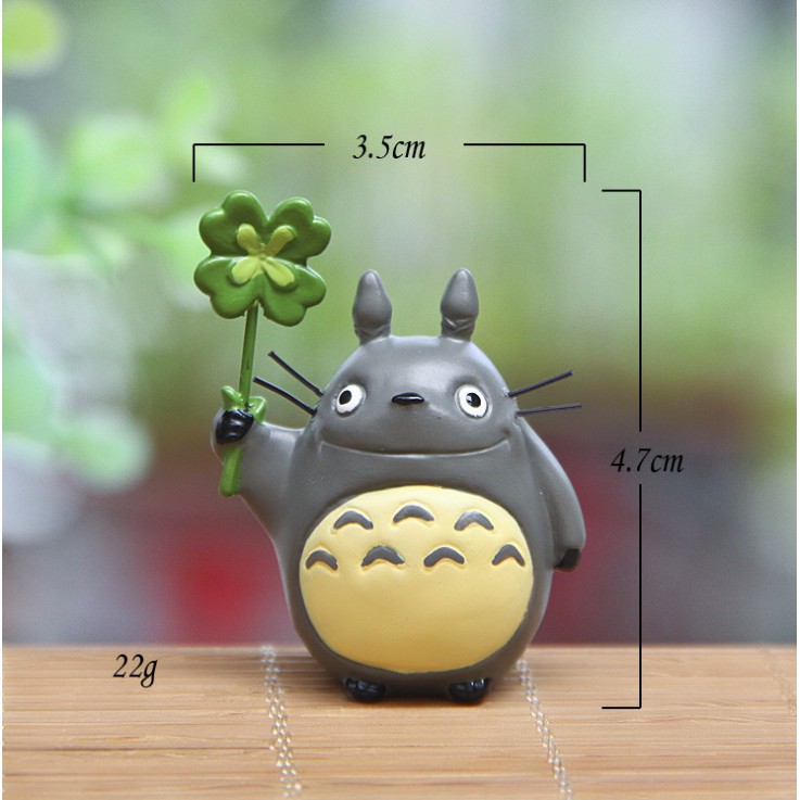 Mô hình Totoro cầm cỏ bốn lá Clover cho các bạn trang trí tiểu cảnh, terrarium, DIY