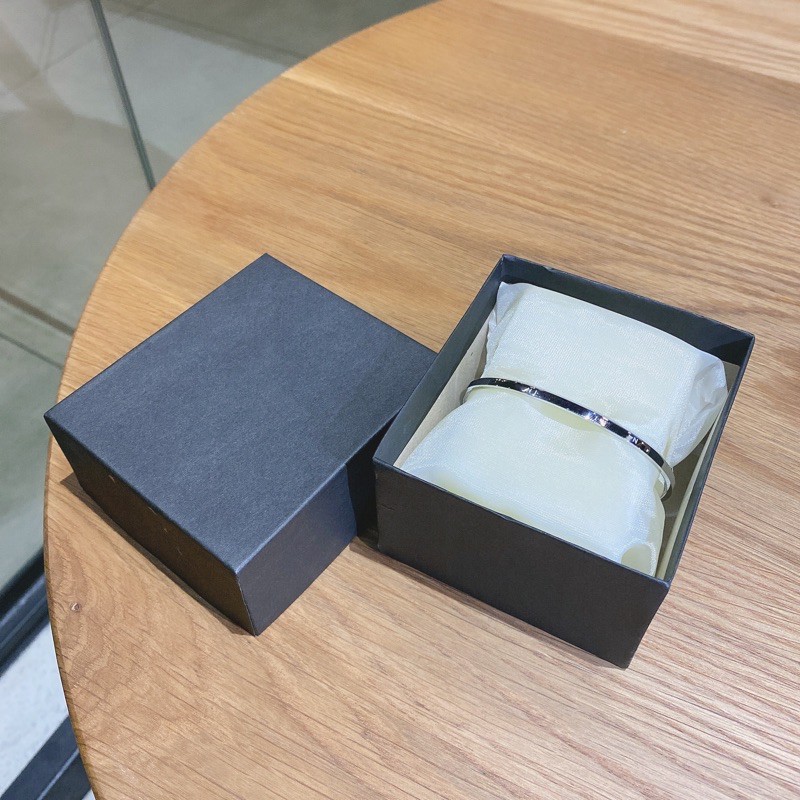[CÓ SẴN] Vòng tay CUFF khắc tên nam nữ không gỉ | BigBuy360 - bigbuy360.vn