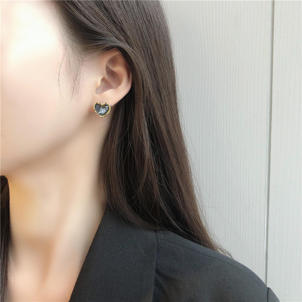 Khuyên Tai Nữ Trang Tạo Hình Độc Đáo