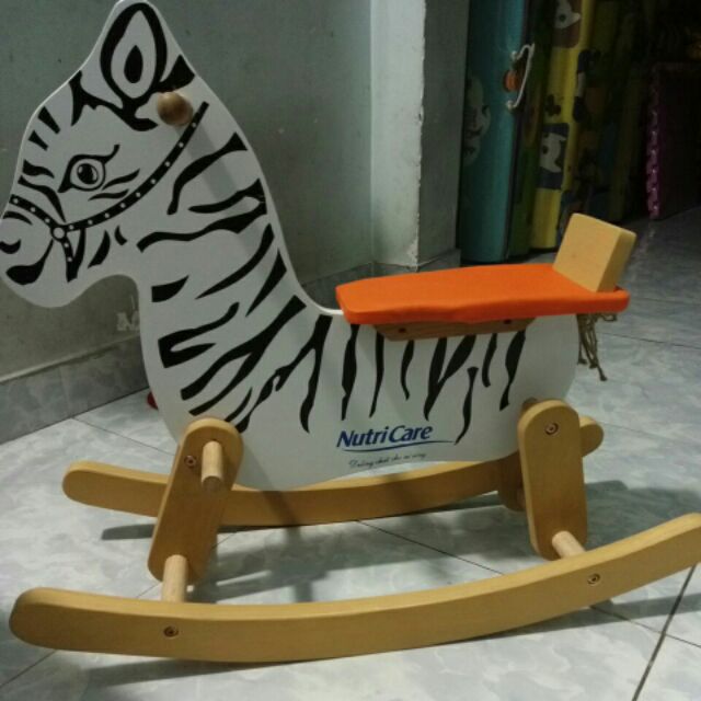 NGỰA GỖ BẬP BÊNH
