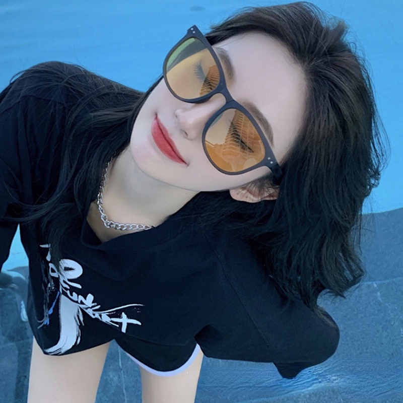 Kính Mát Gấp Gọn Bỏ Túi Thiết Kế Cá Tính Tiện Lợi Để Cửa Hàng