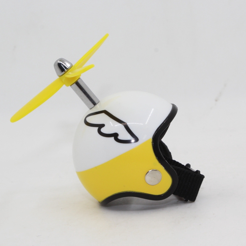 Blackhole Mô hình vịt đội nón bảo hiểm có móc khóa độc đáo