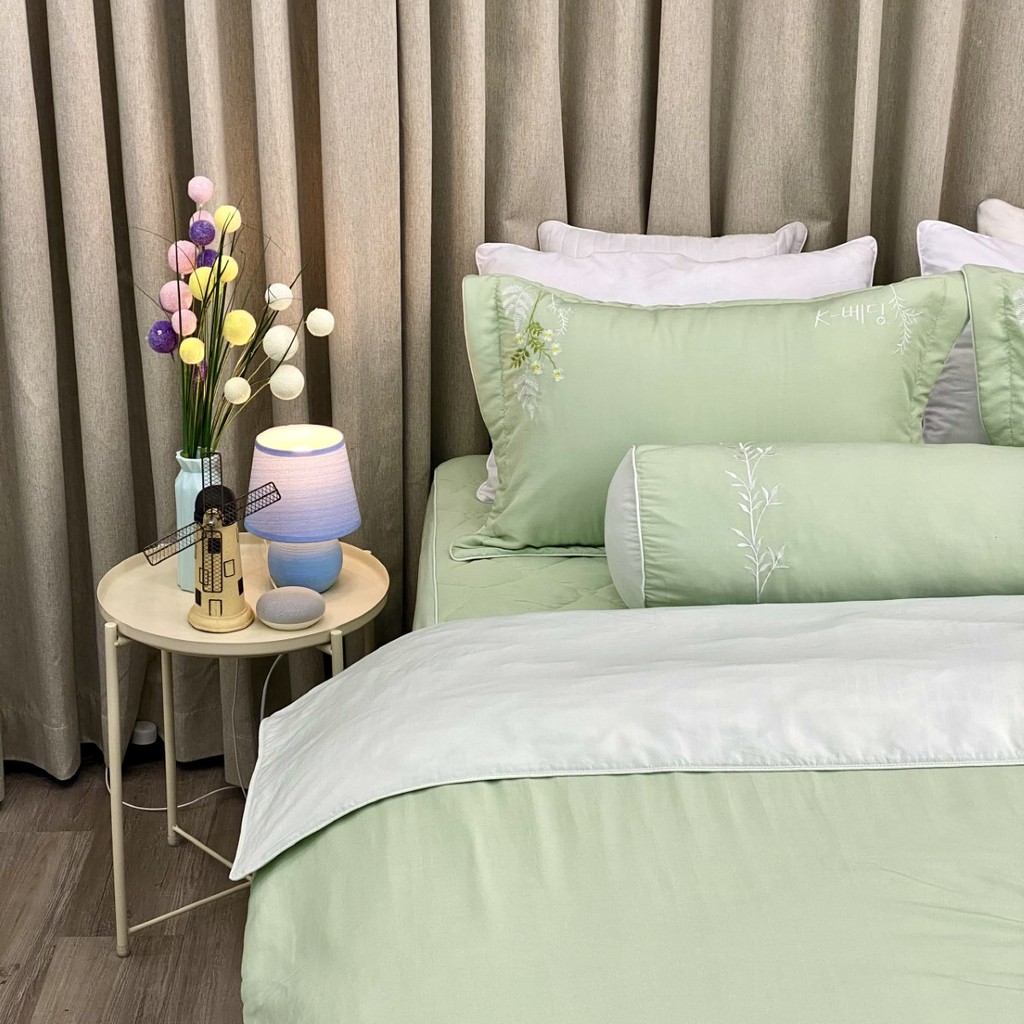 Chăn bốn mùa K-bedding By Everon Xanh Ngọc KMTS103 MicroTencel Thêu Họa Tiết (200x220 cm)