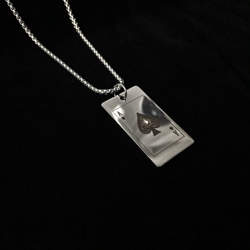 Dây chuyền mặt lá bài joker bằng thép titan hợp thời trang