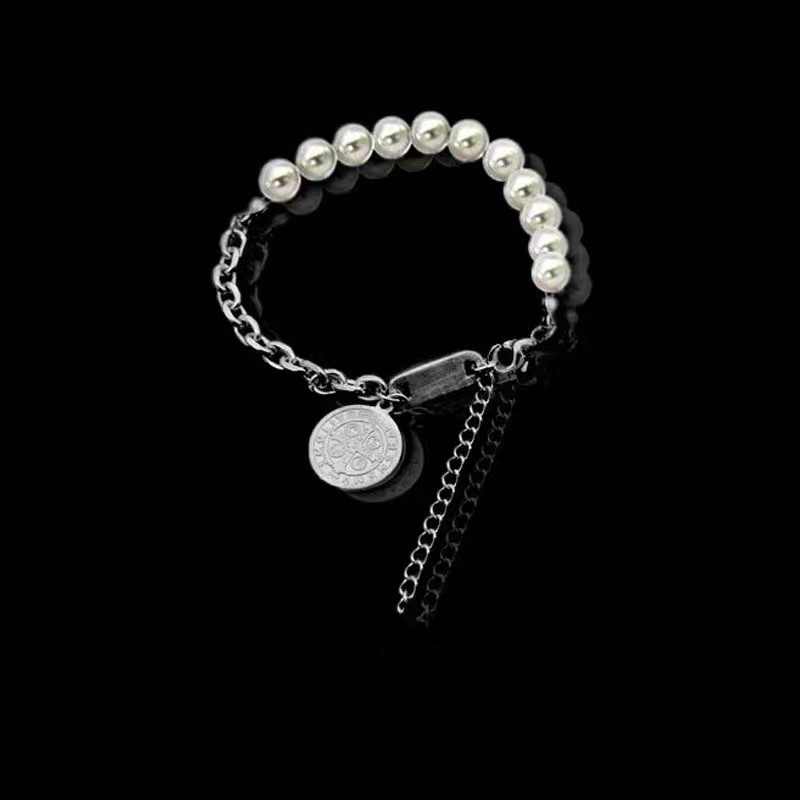 Dây chuyền ngọc trai nhân tạo phong cách Hàn Quốc.