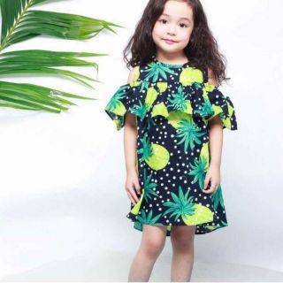Váy hở vai cho bé gái