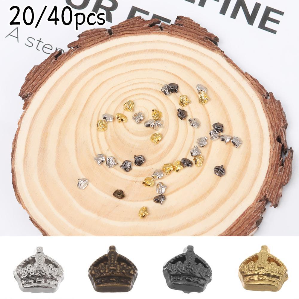 Set 20 / 40 Nút Áo Mini Hình Vương Miện Trang Trí Cho Búp Bê