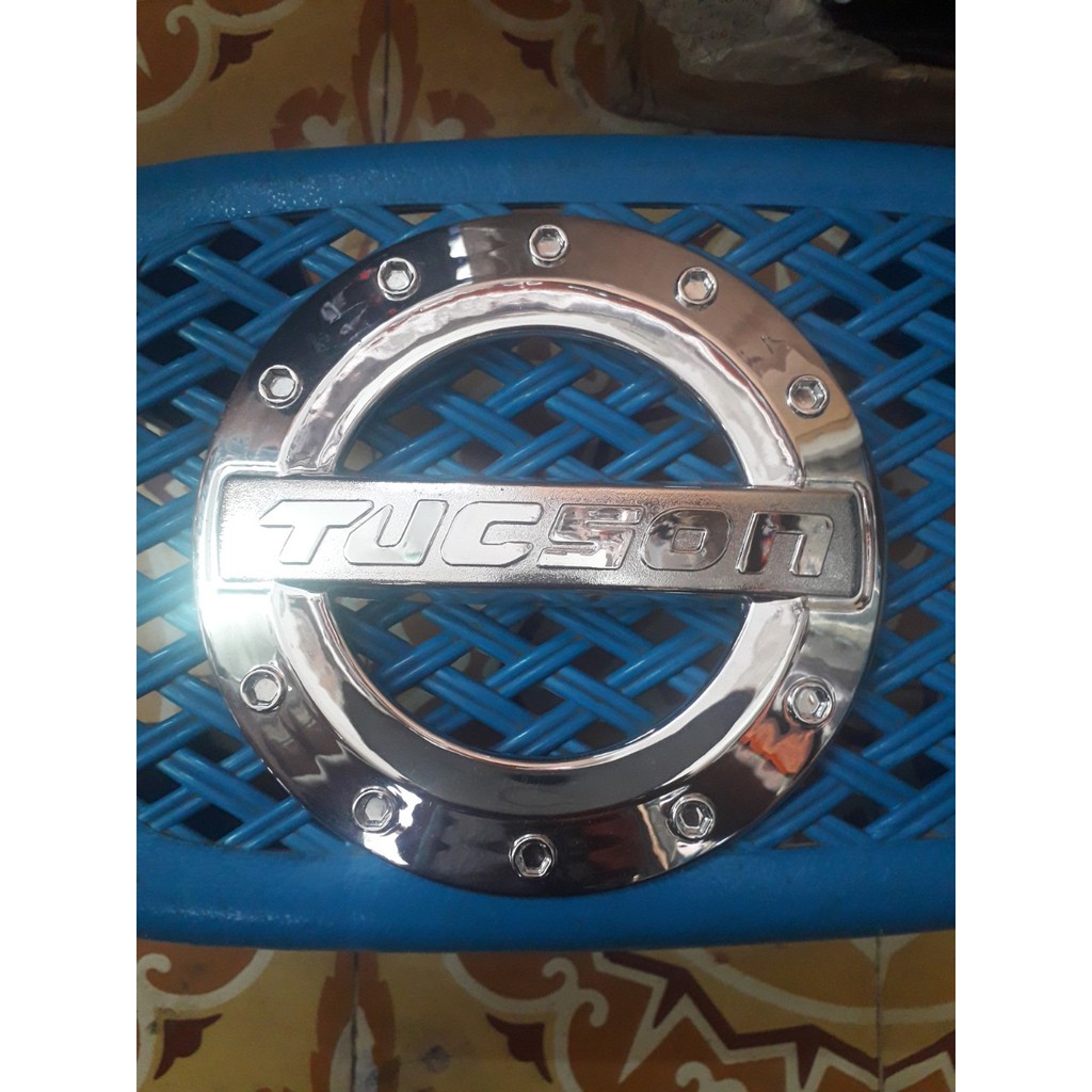 Ốp nắp bình xăng mạ crom xe Hyundai Tucson form 2009-2015