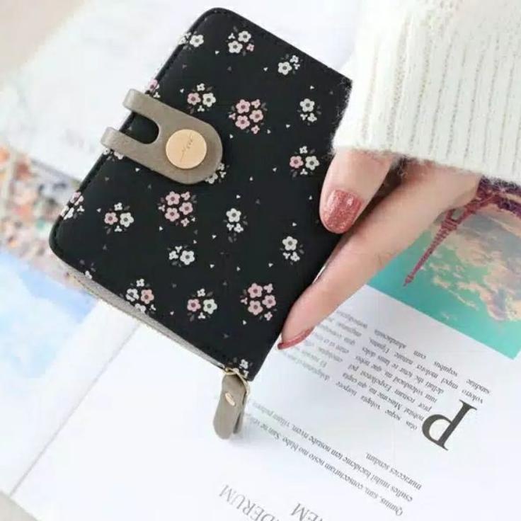Ví Gấp Chất Liệu Da Pu Stefany AFA.24Xfe22O