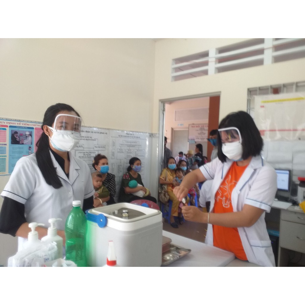 Khẩu trang vải nano chống nước kháng khuẩn, kèm Kính che mặt chống dịch - chóng giọt bắn tiện lợi hiện đại | BigBuy360 - bigbuy360.vn