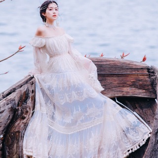 Váy maxi trắng/váy cưới ren trễ vai tay dài tay loe