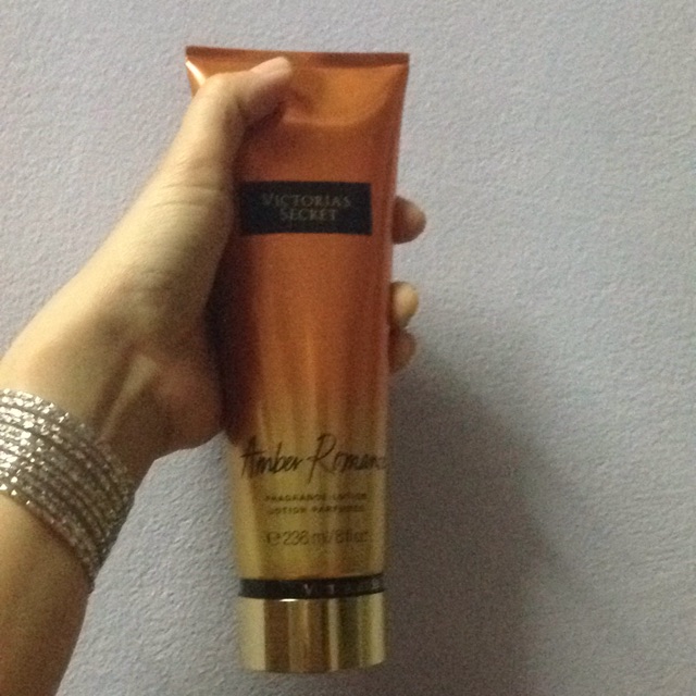 Dưỡng Thể Victoria's Secret Amber Romance