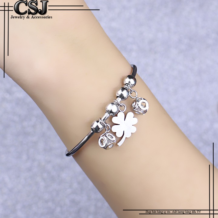 Vòng tay cỏ 4 lá kết hợp quả cầu tròn xinh