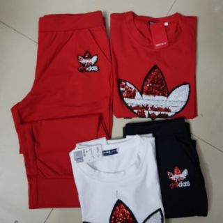 Bộ đồ thể thao nữ đính kim