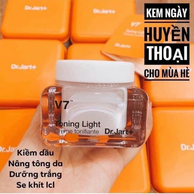 Kem dưỡng da , nâng tone cho da Dr Jart V7 Toning Light Creme tonifiante