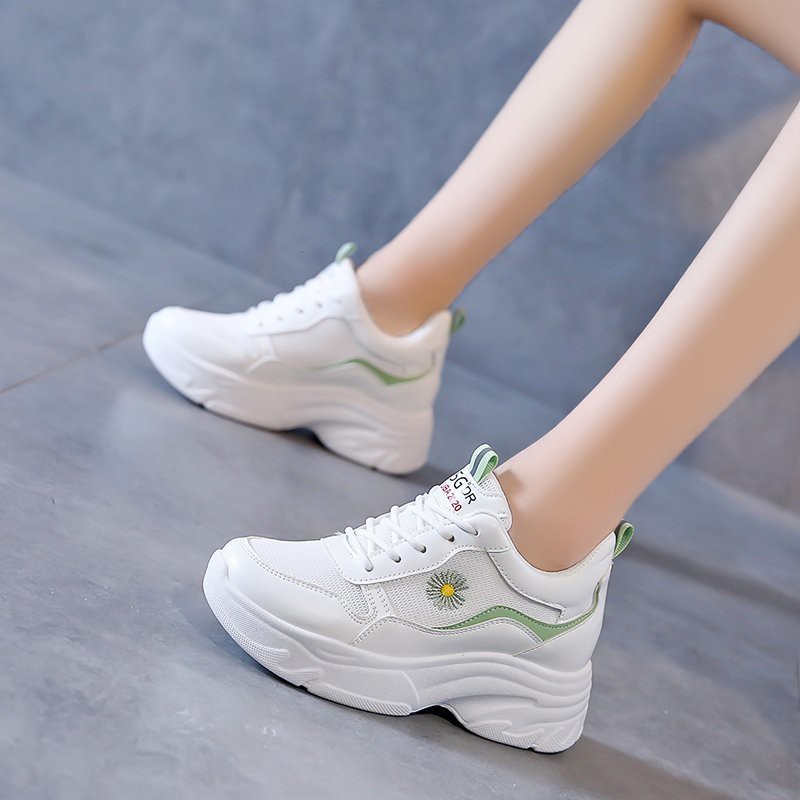 GIÀY NỮ ĐỘN ĐẾ 7 CM DÁNG THỂ THAO TĂNG CHIỀU CAO HÌNH HOA CÚC HOT TREND G 62 | BigBuy360 - bigbuy360.vn