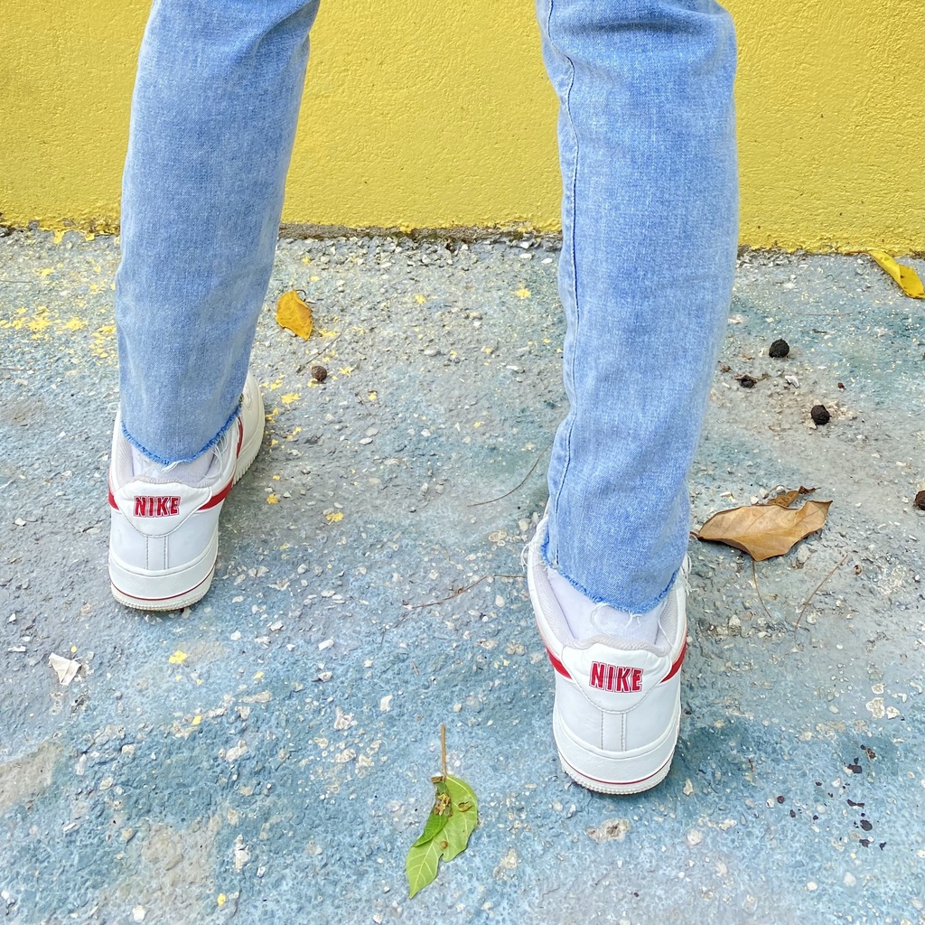 Quần jean nam hơi ôm rách gối, quần jean slimfit trơn xanh nước co giãn tốt,  897 - 111, Snomad SN004