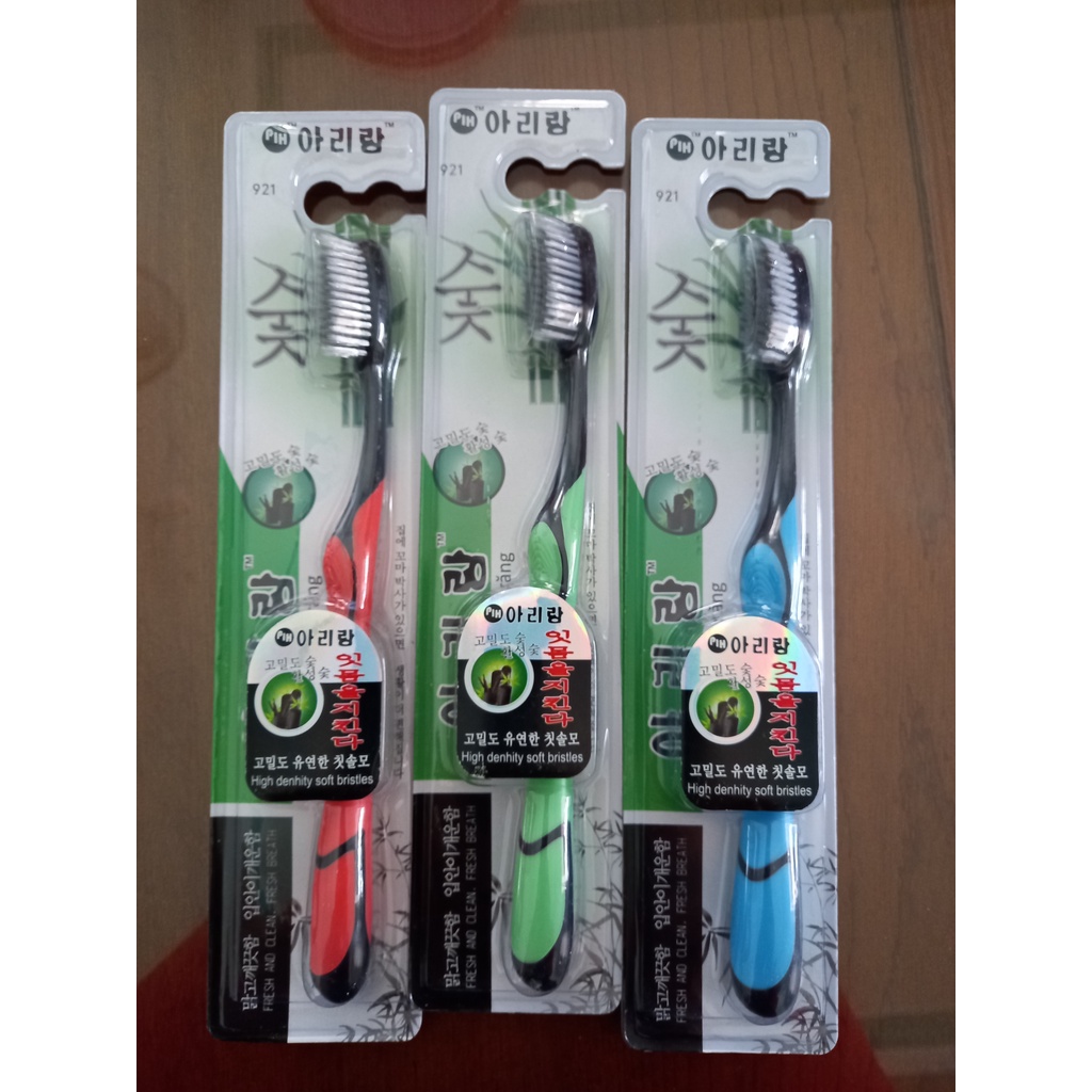 Bàn chải đánh răng than tre Hàn quốc