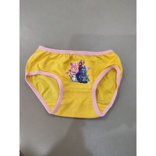 Quần sịp hello kitty mặc váy cho bé gái size 140 (16-18kg).