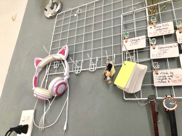 Tay cài lưới treo đồ màu trắng, đen dài 5cm, 10cm, 15cm, 20cm treo phụ kiện điện thoại, móc treo đồ sơn tĩnh điện