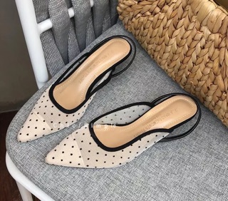 Sandal chấm bi gót nhọn
