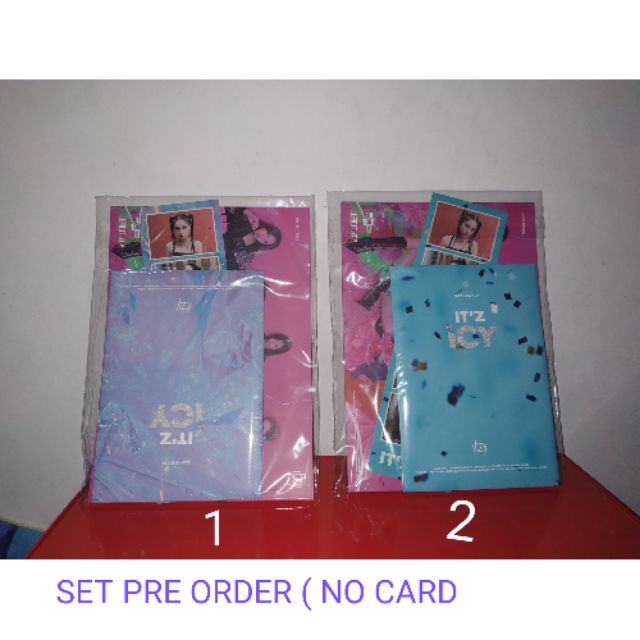 Set pre-order album ITZY ( sticker, ptb, postcard set)