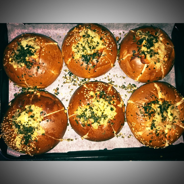 Bánh mì bơ tỏi phomai