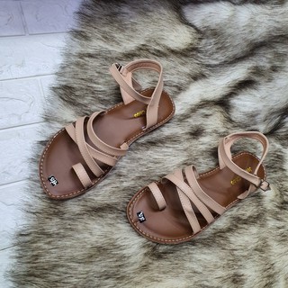 Sandal xẹp xỏ ngón