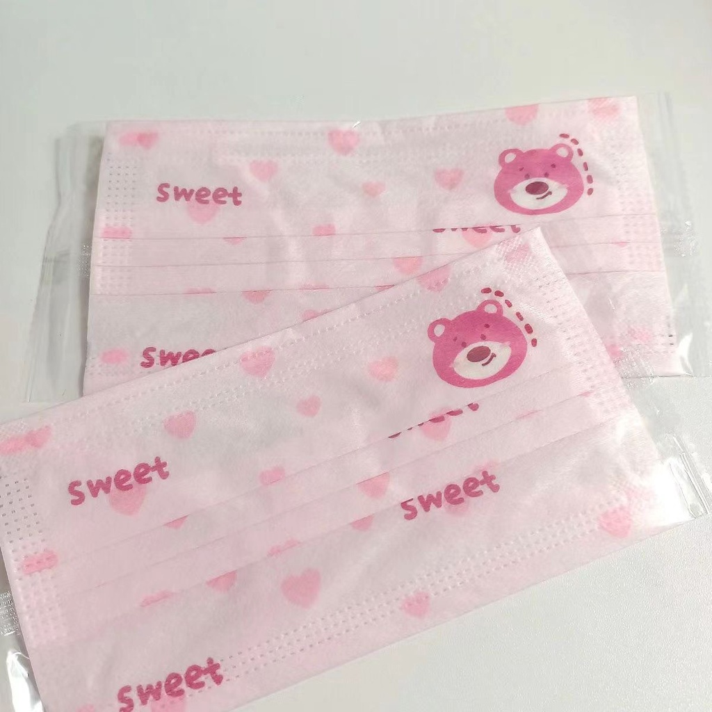 Khẩu trang màu hồng họa tiết Gấu dâu Lotso siêu dễ thương - Set 20 cái