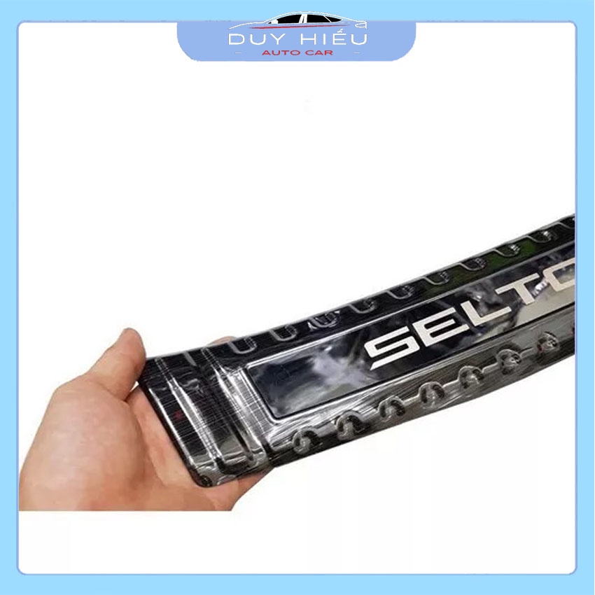 Bộ ốp chống trầy bậc cốp trong Titan dành cho xe Kia Seltos 2020