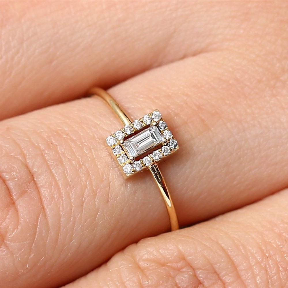 Vòng Tay Kim Loại Mạ Vàng 18k Đính Đá Sang Trọng Cho Nữ