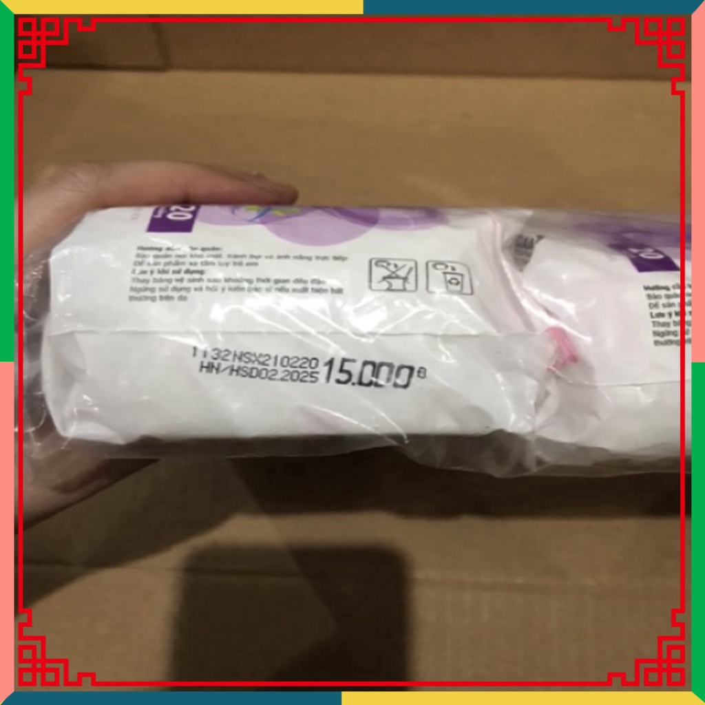 (HOT LIKE) Băng lau chùi trong ngày Diana Sensi diệt khuẩn Bịch 6 gói