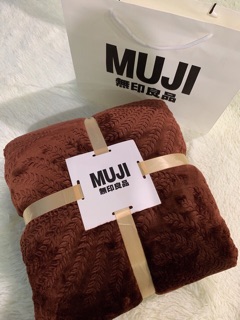 Chăn tuyết Muji ép hoa