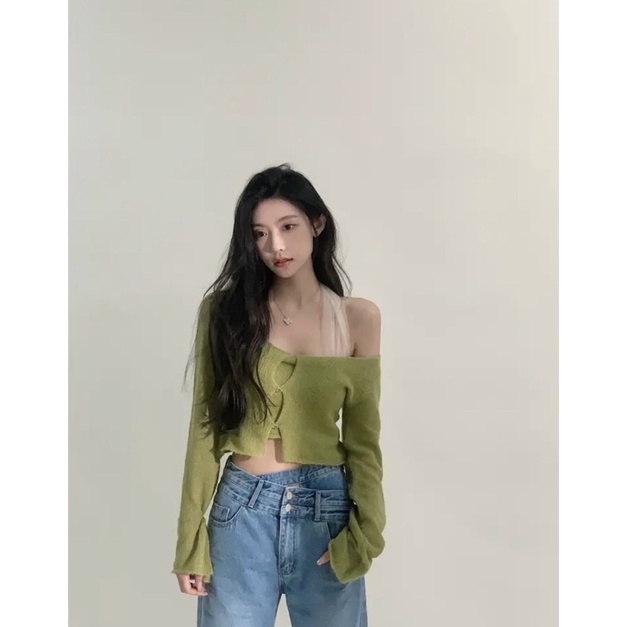 Set áo len hai chi tiết , gồm áo len yếm tơ mix cùng cadigan len mỏng