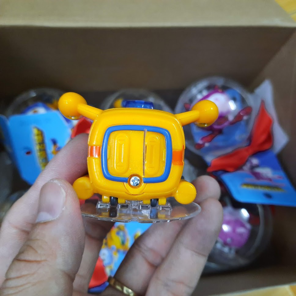 Super wings đội bay siêu đẳng Đồ chơi trẻ em Thú cưng siêu cấp Paul có đèn nháy sáng Cấu tạo sản phẩm : - Nhân vật : Cản